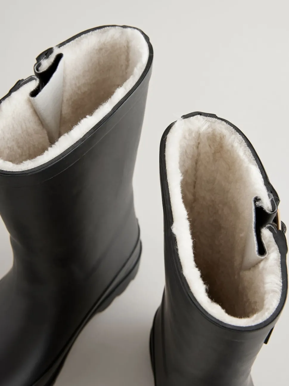 Black Warm Lined Buckle Wellies