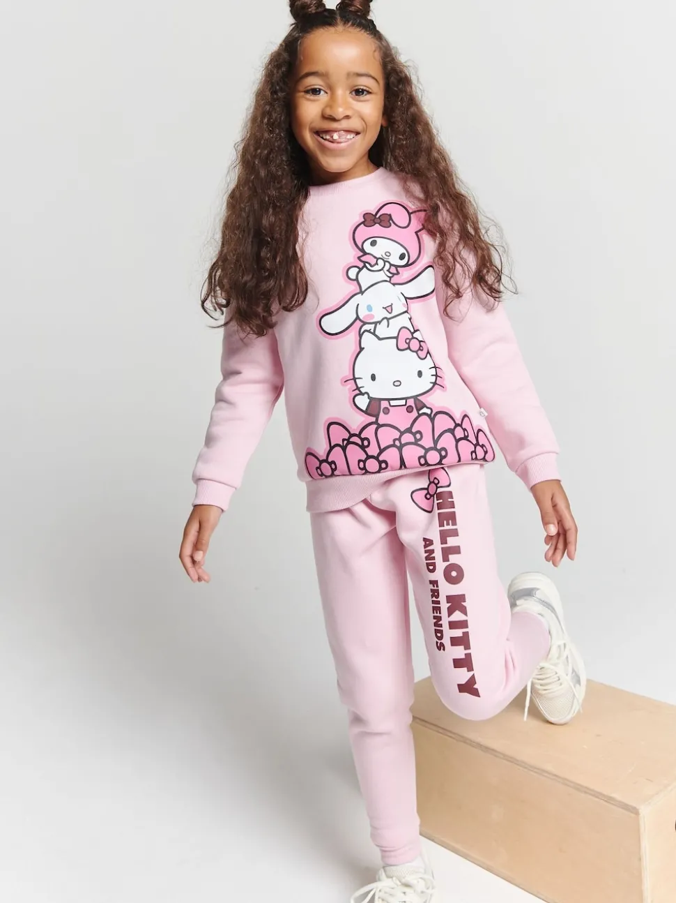 Brand Threads Pink Hello Kitty Joggers Set