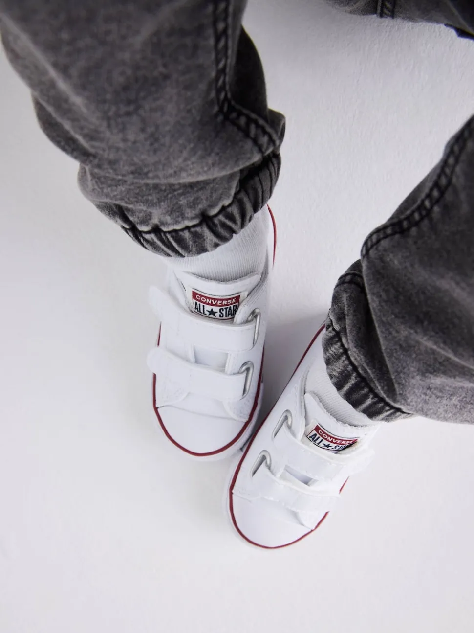 Converse White Chuck Ox 2V Infant Trainers