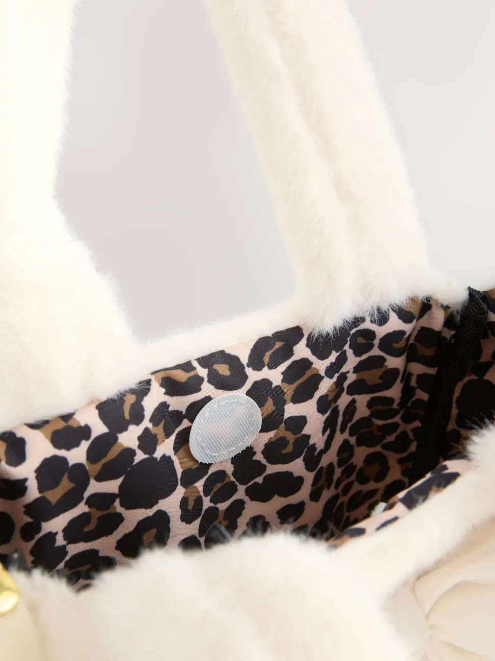 Cream Cream Fur Bucket Bag
