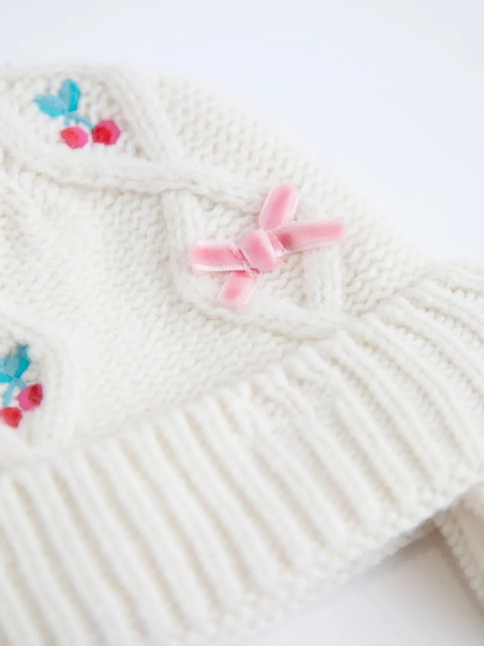 JoJo Maman Bébé Cream Cherry Cosy Pom Pom Rib Hat