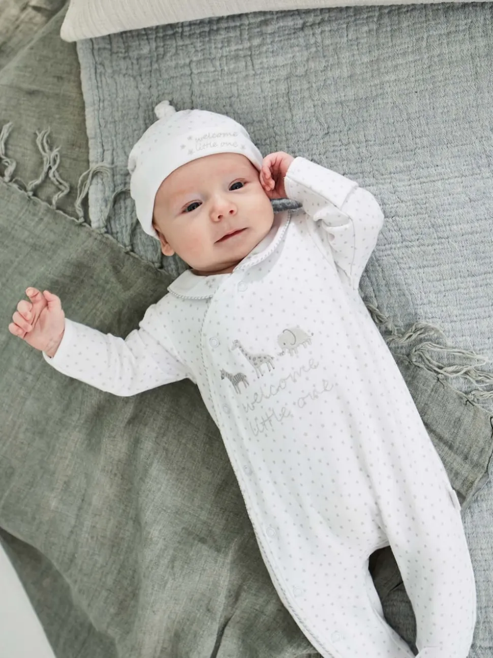 JoJo Maman Bébé White Welcome Little One Baby Hat