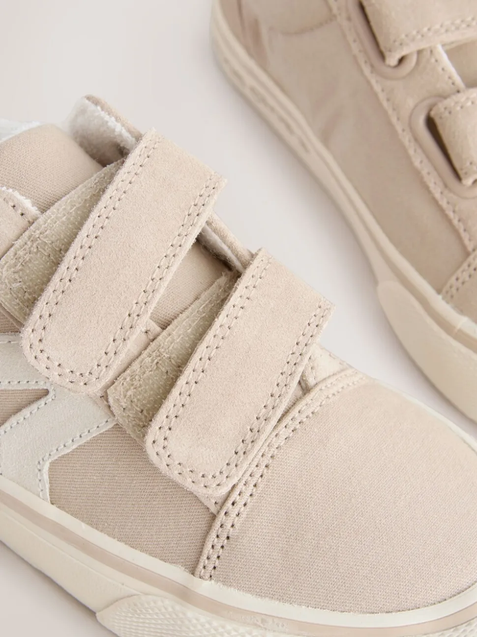 Neutral Standard Fit (F) Touch Fastening Trainers