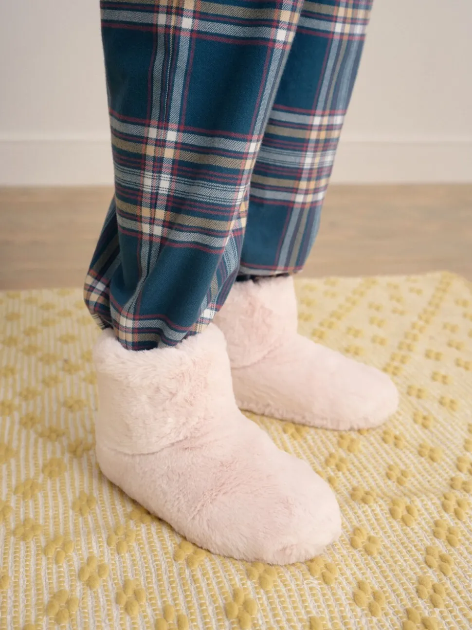 Pink Faux Fur Slippers Boots