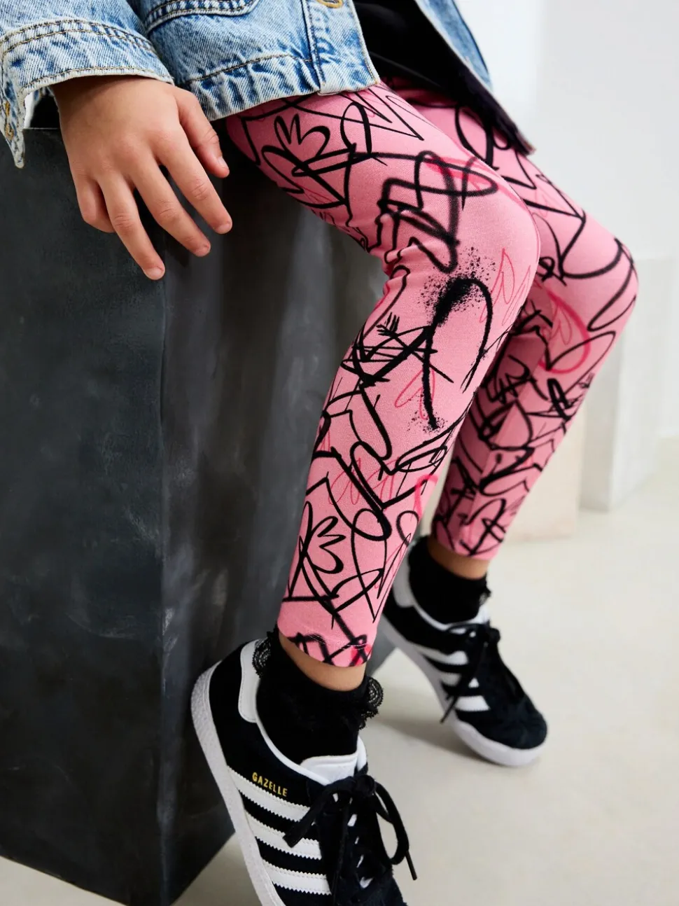 Pink Graffiti Heart Leggings (3-16yrs)