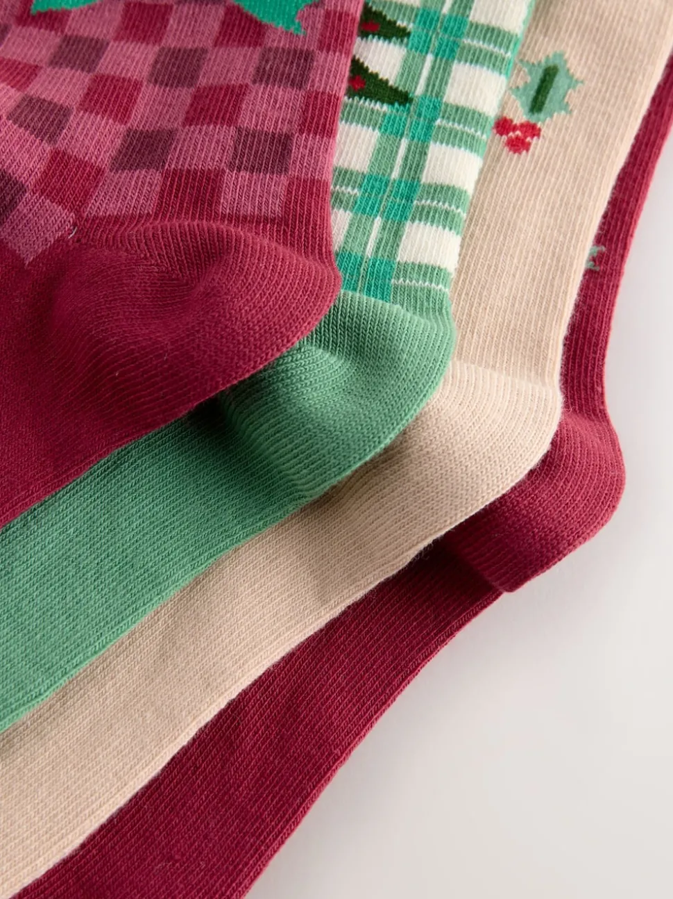 Red/Green and Cream Cotton Rich Christmas Character Ankle Socks 4 Pack