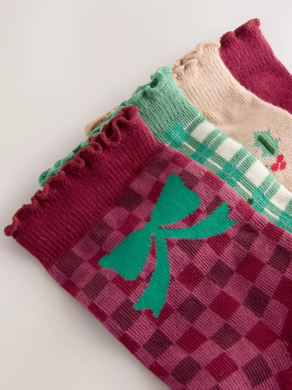 Red/Green and Cream Cotton Rich Christmas Character Ankle Socks 4 Pack