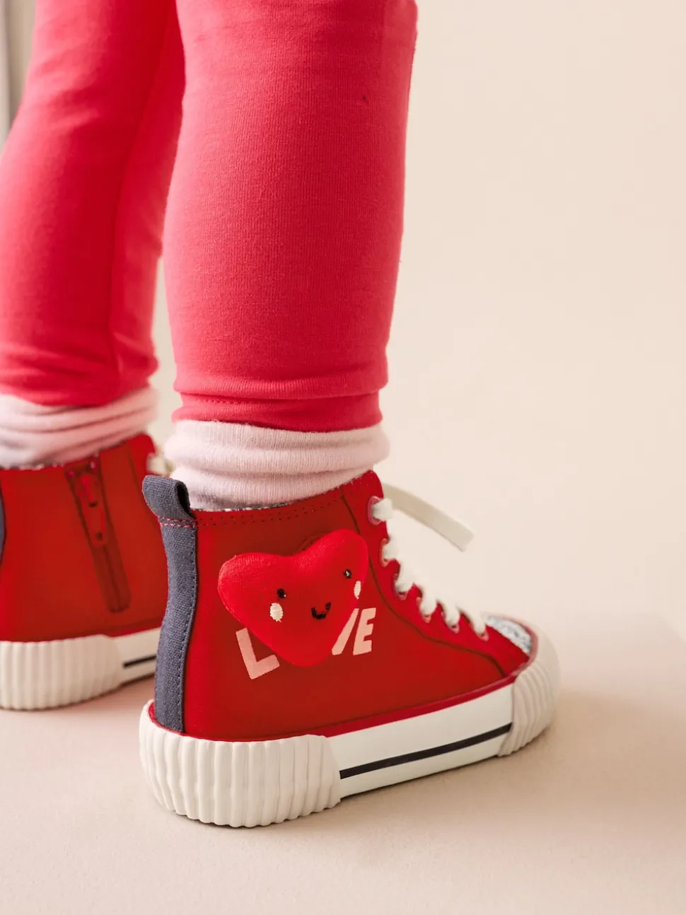 Red Heart Standard Fit (F) High Top Trainers