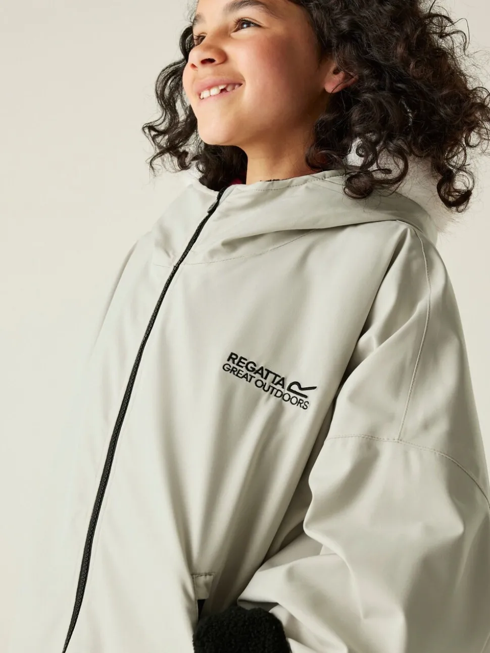 Regatta Stone Junior Waterproof Faux Fur Trim Hood Changing Robe