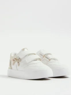 River Island White Girls Bow Charm Trainers