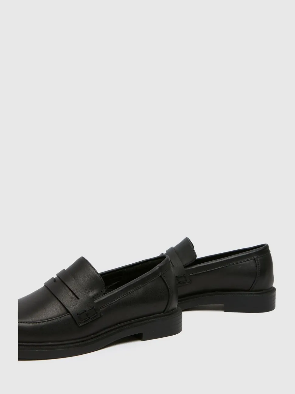 Schuh Black BTS Libby Loafers