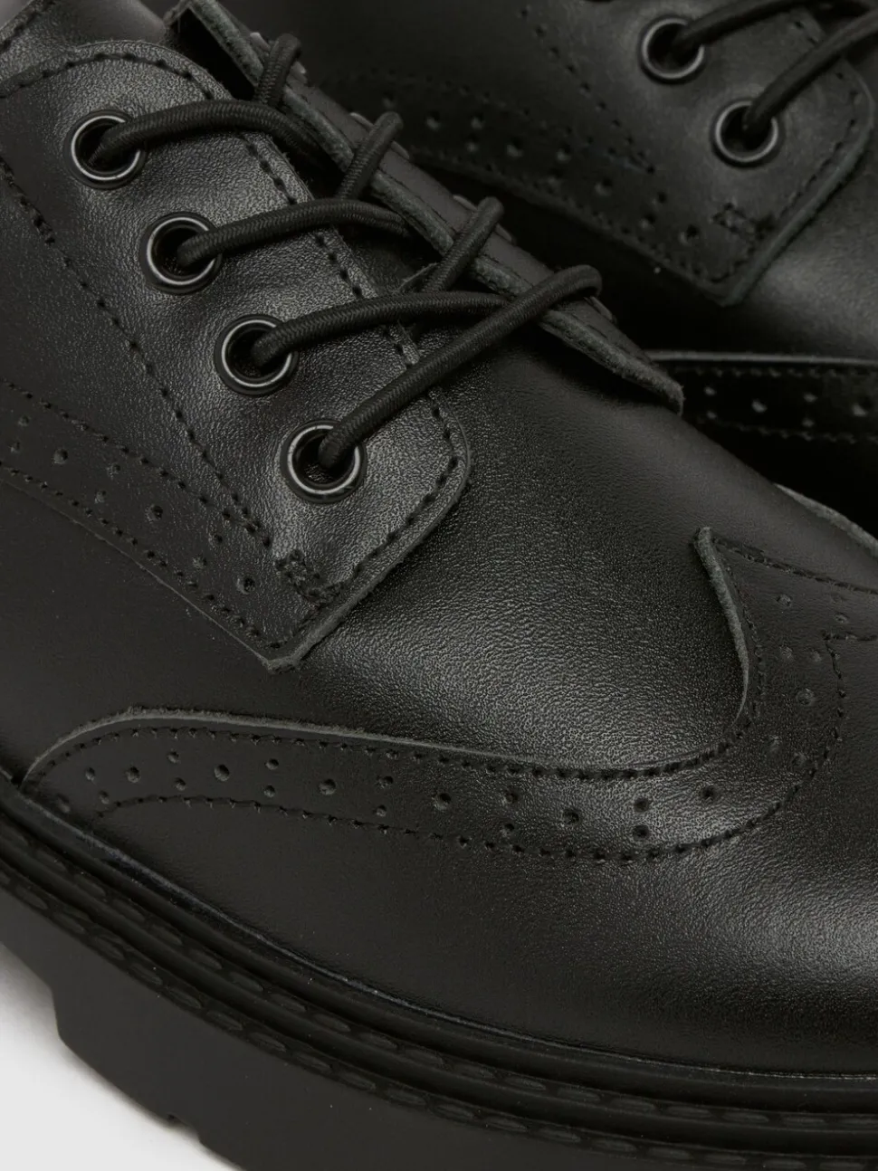 Schuh Black BTS Lucia Bogue Shoes