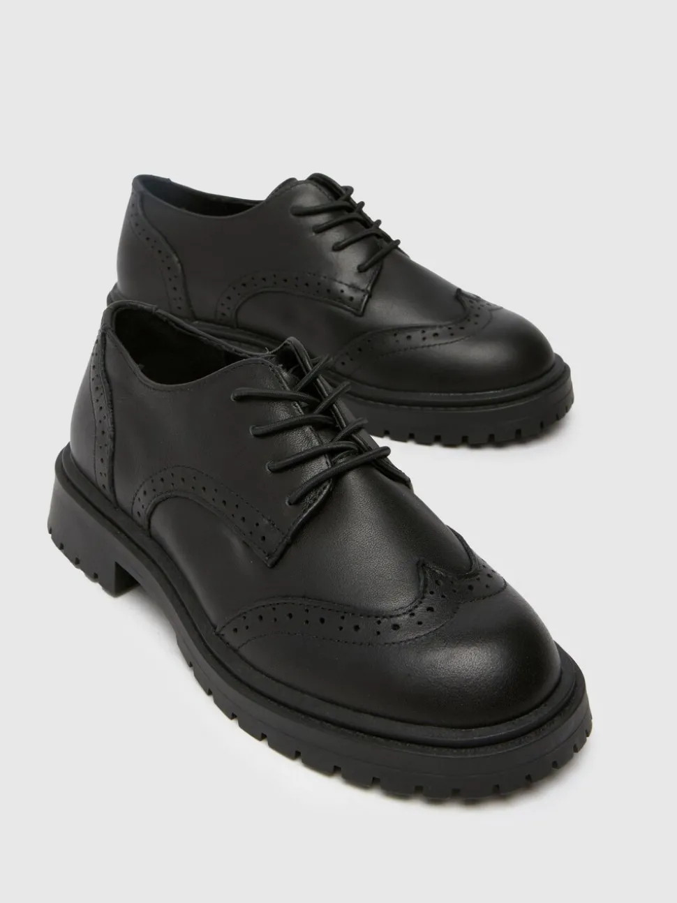 Schuh Black BTS Luminary Brogues