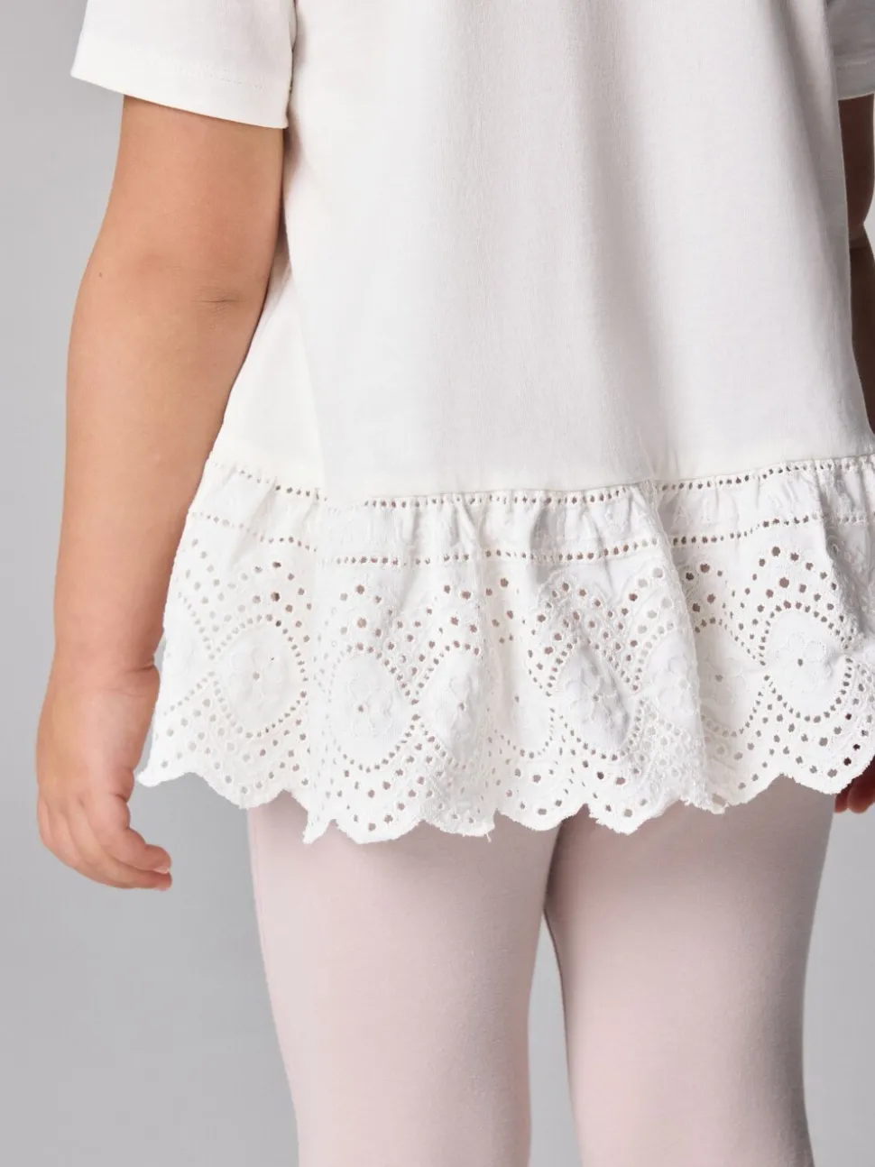 smALLSAINTS White/Pink Amore Underground Broderie T-Shirt and Leggings Younger Set