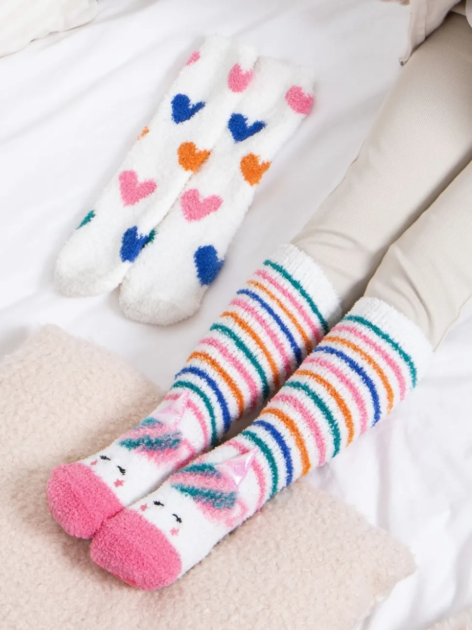 Totes White Toasties Girls Super Soft Slipper Socks 2 Pack