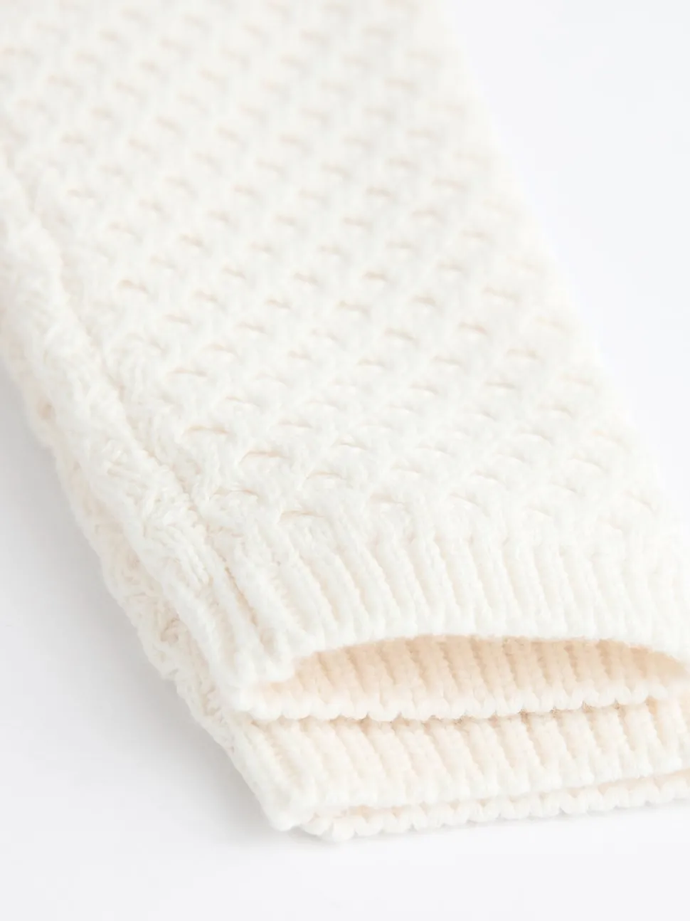 White Knitted Jumper And Trouser Baby Set (0mths-2yrs)