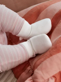 White Baby Bootie Shoes (0-18mths)
