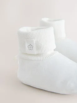 White Baby Bootie Shoes (0-18mths)