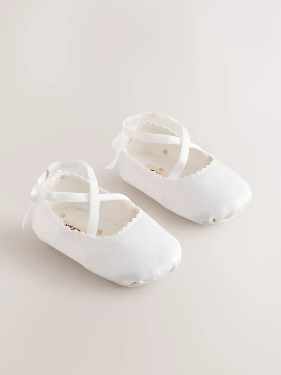White Baby Bow Occassion Shoes (0-24mths)