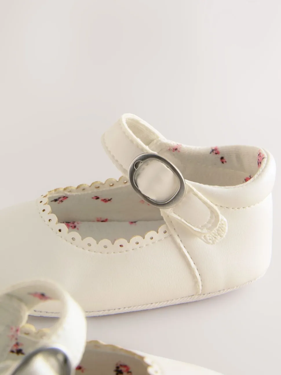 White Mary Jane Baby Shoes (0-24mths)