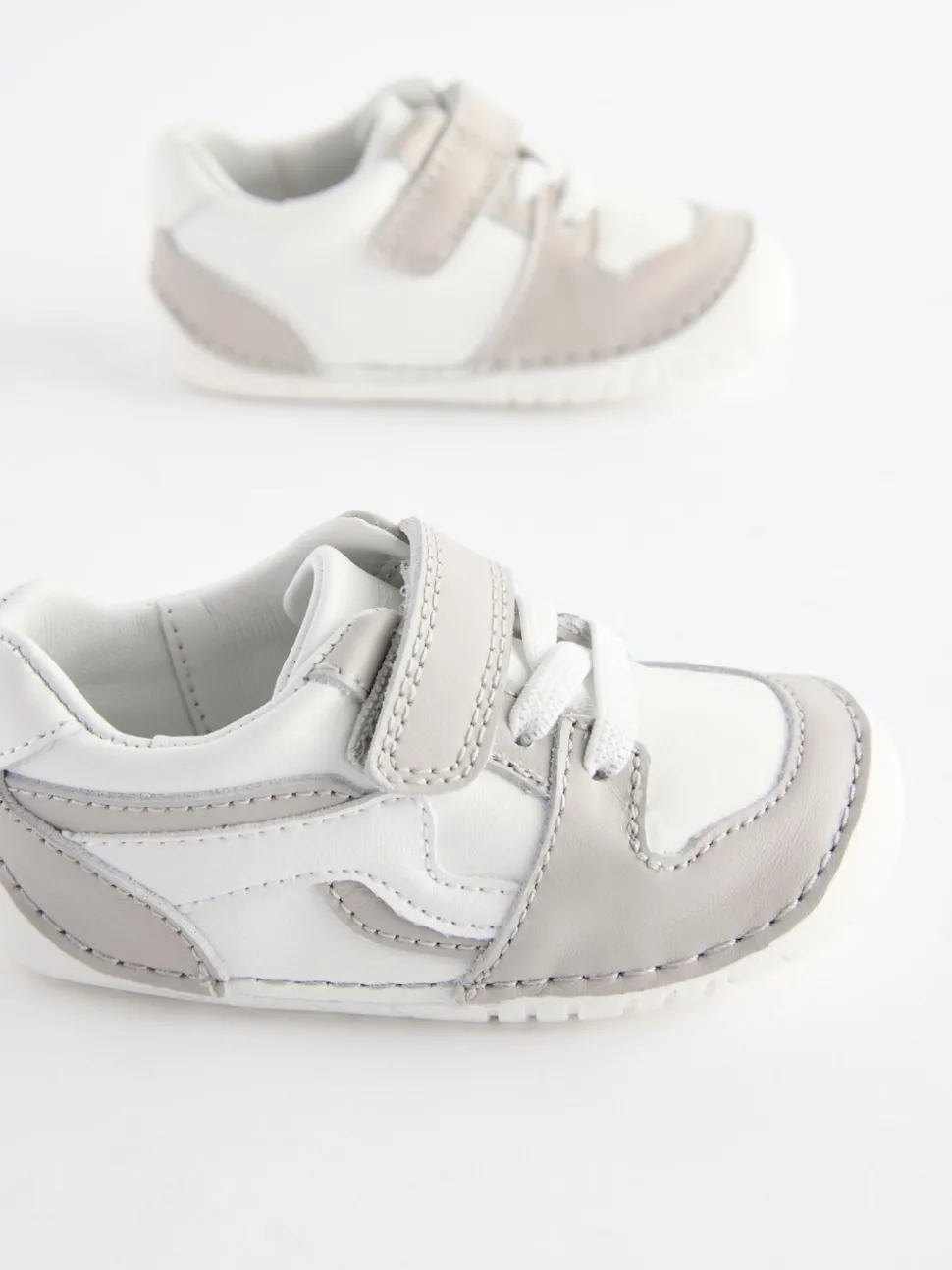 White/Neutral Standard Fit (F) Crawler Shoes