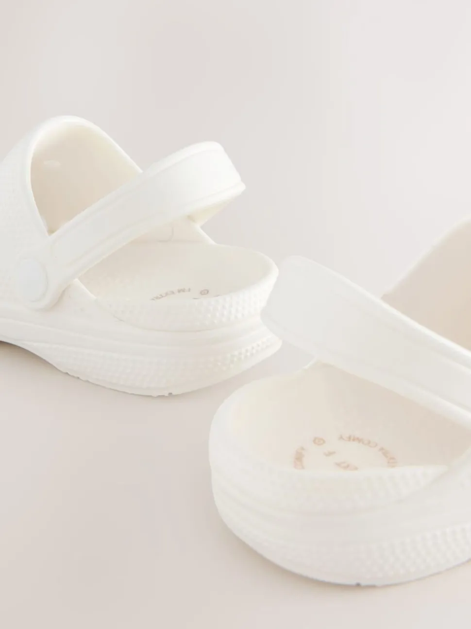 White Standard Fit (F) Comfort Clogs