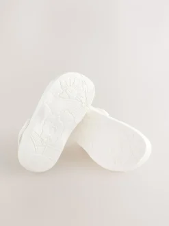 White Standard Fit (F) Comfort Clogs
