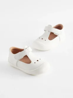 White Standard Fit (F) Crawler T-Bar Shoes