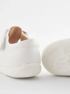 White Standard Fit (F) Crawler T-Bar Shoes