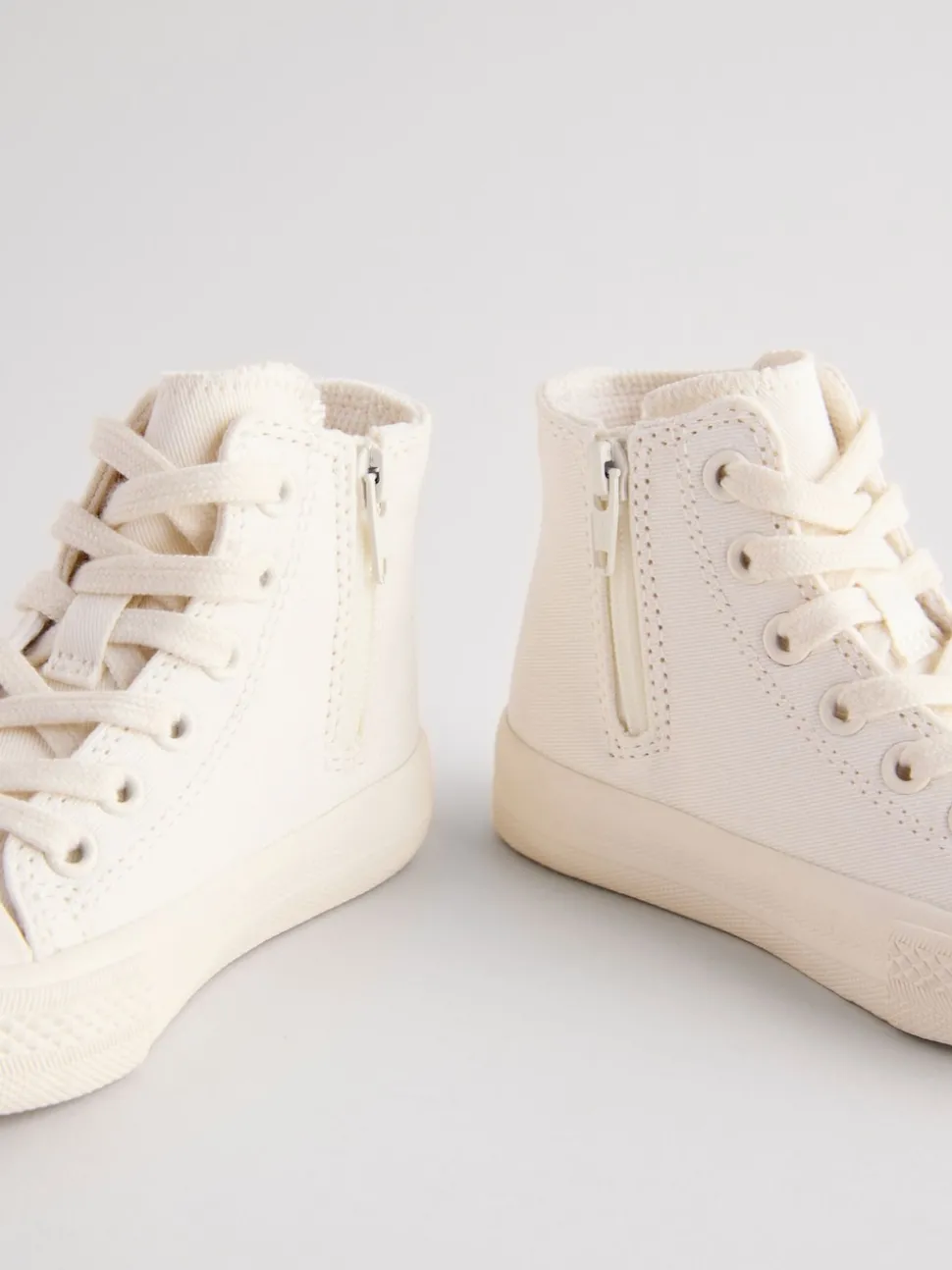 White Standard Fit (F) High Top Trainers