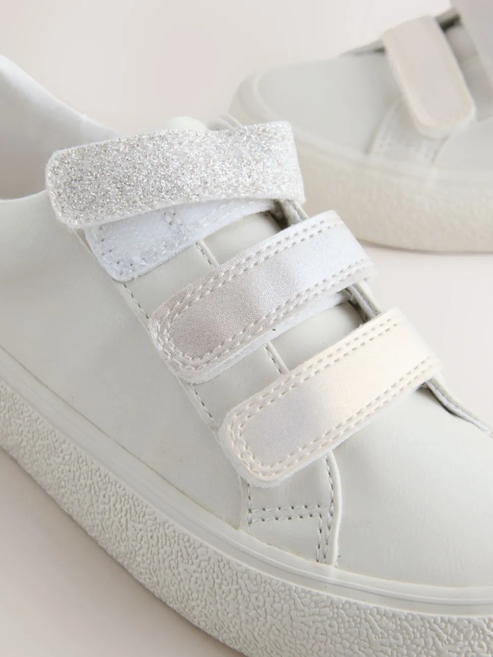 White Touch Fastening Standard Fit (F) Low Top Trainers
